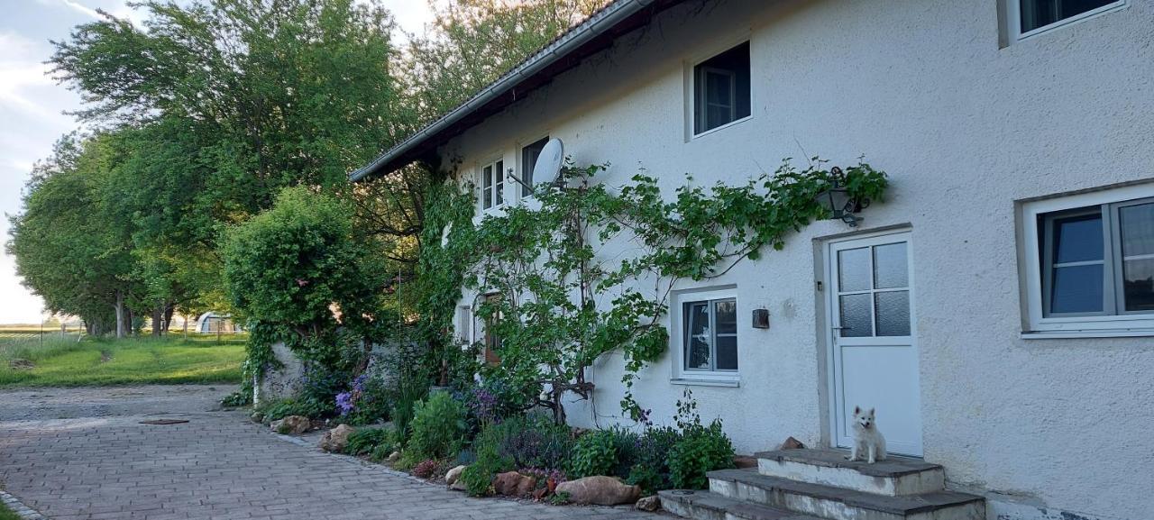 Ruhig Gelegene Ferienwohnung Im Gruenen Mit Terrasse Und Kleinem Garten Rotthalmuenster Экстерьер фото