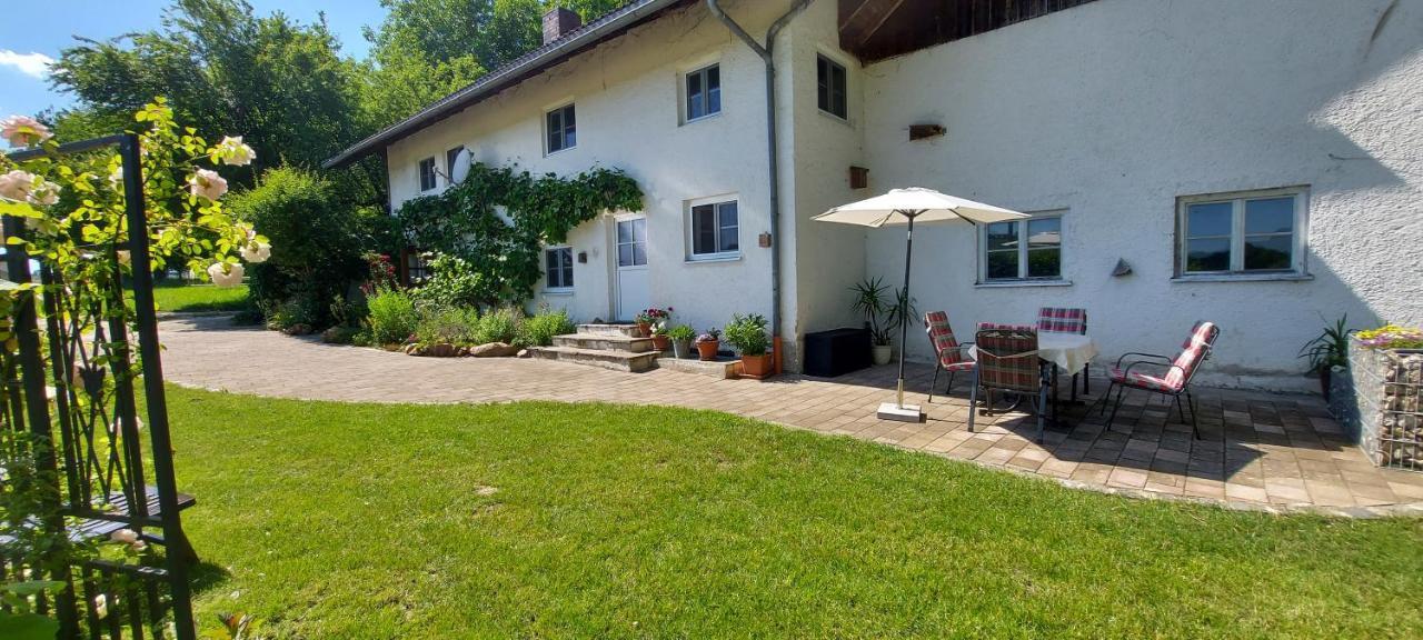 Ruhig Gelegene Ferienwohnung Im Gruenen Mit Terrasse Und Kleinem Garten Rotthalmuenster Экстерьер фото